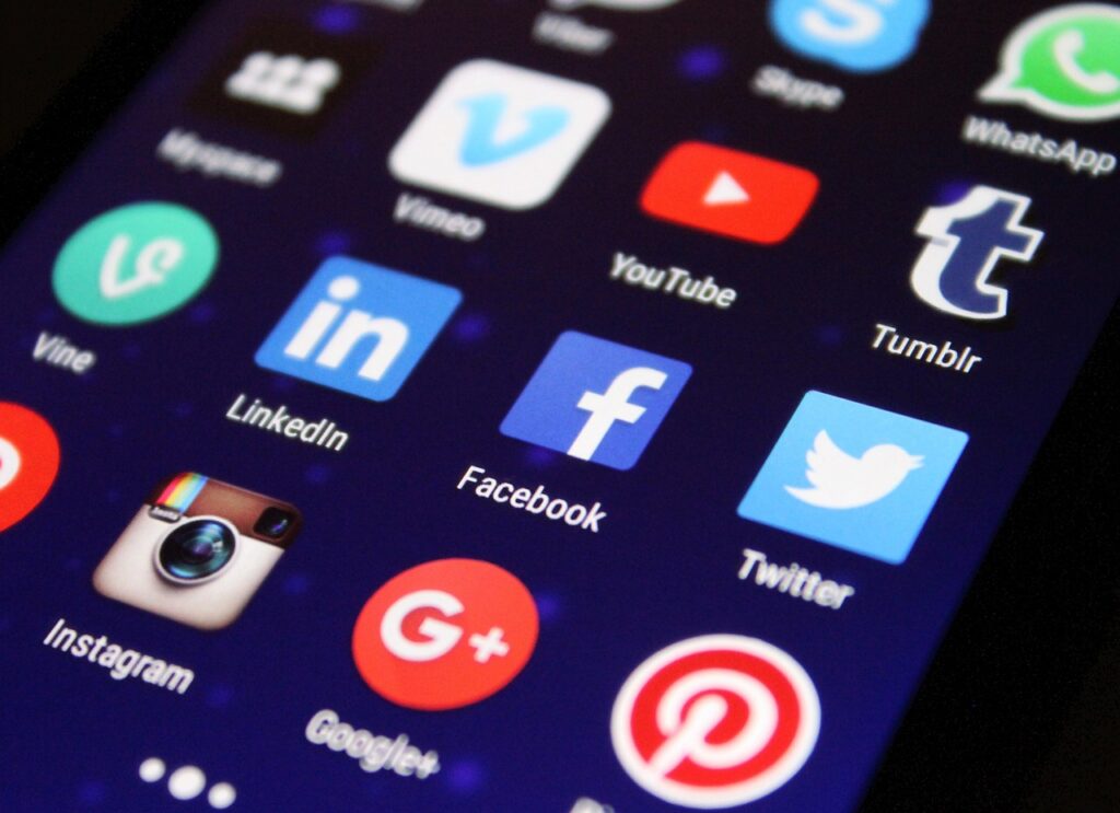 How Social Media Marketing Helps Small Businesses Grow How Social Media Marketing Helps Small Businesses Grow