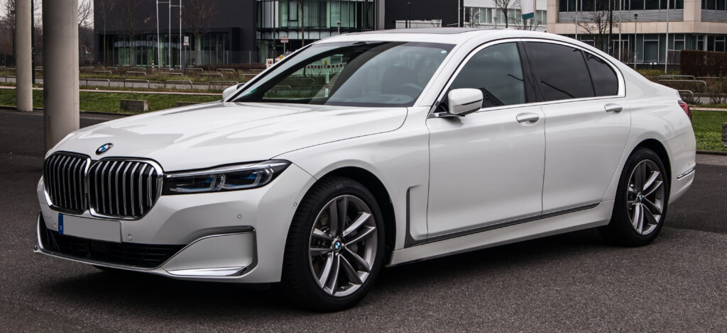 Discover Dubai Your Way with a Premium Luxury Car Rental bmw 730d (g11, facelift) – f 16012021